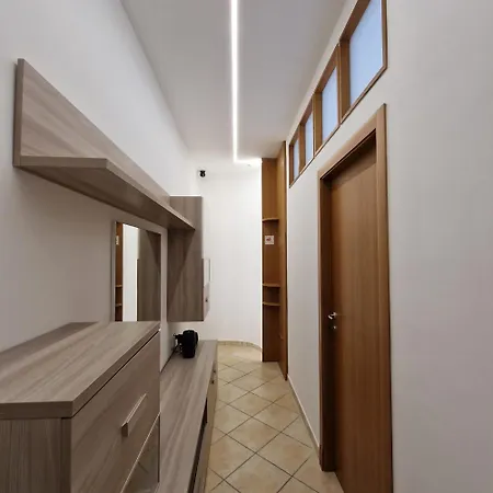 Luminhouse نابولي